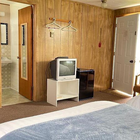 Rachel'S Motel And Cottages Surrey Екстер'єр фото