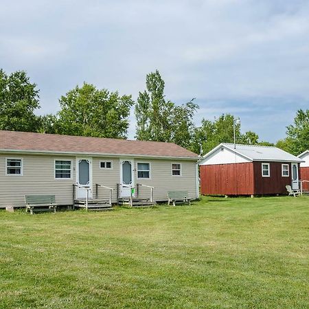 Rachel'S Motel And Cottages Surrey Екстер'єр фото
