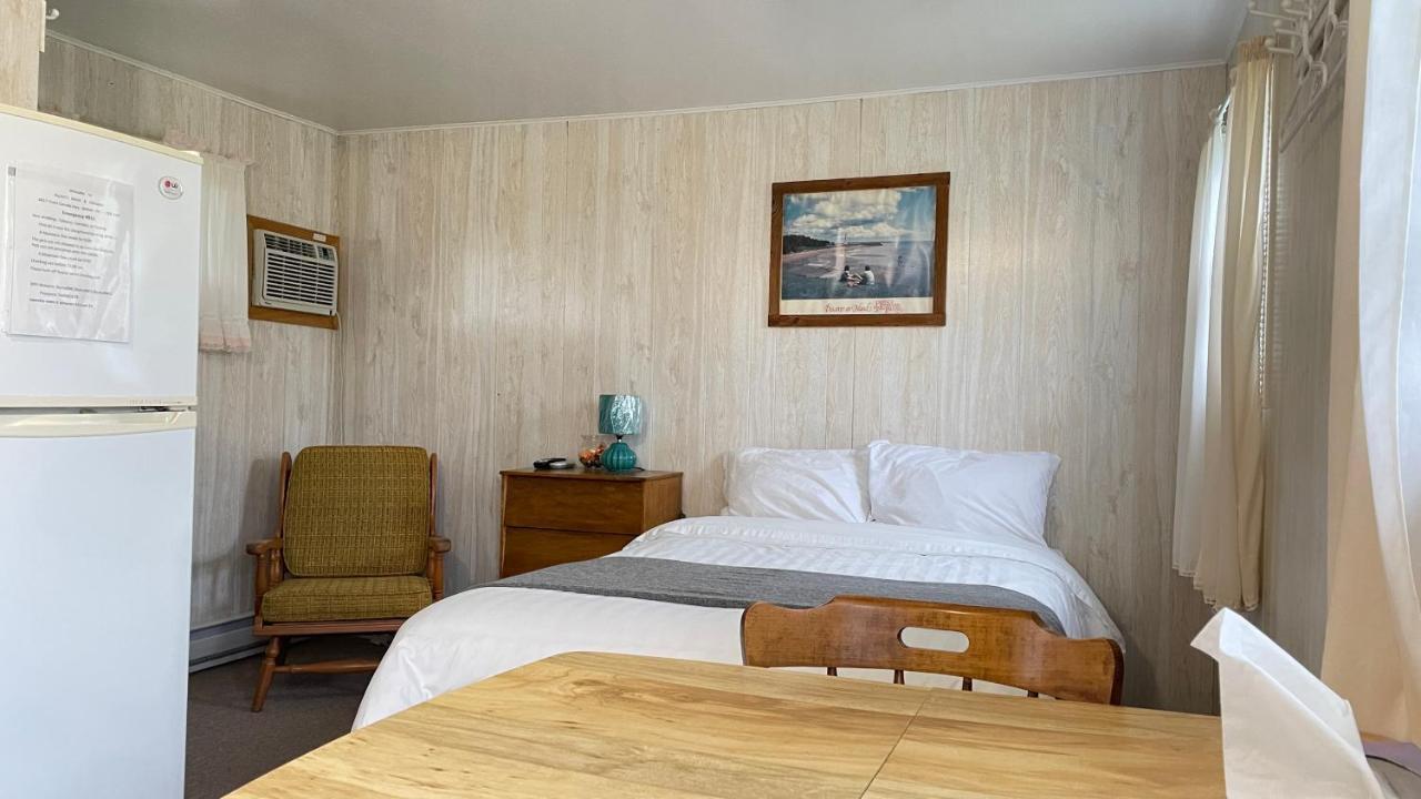 Rachel'S Motel And Cottages Surrey Екстер'єр фото