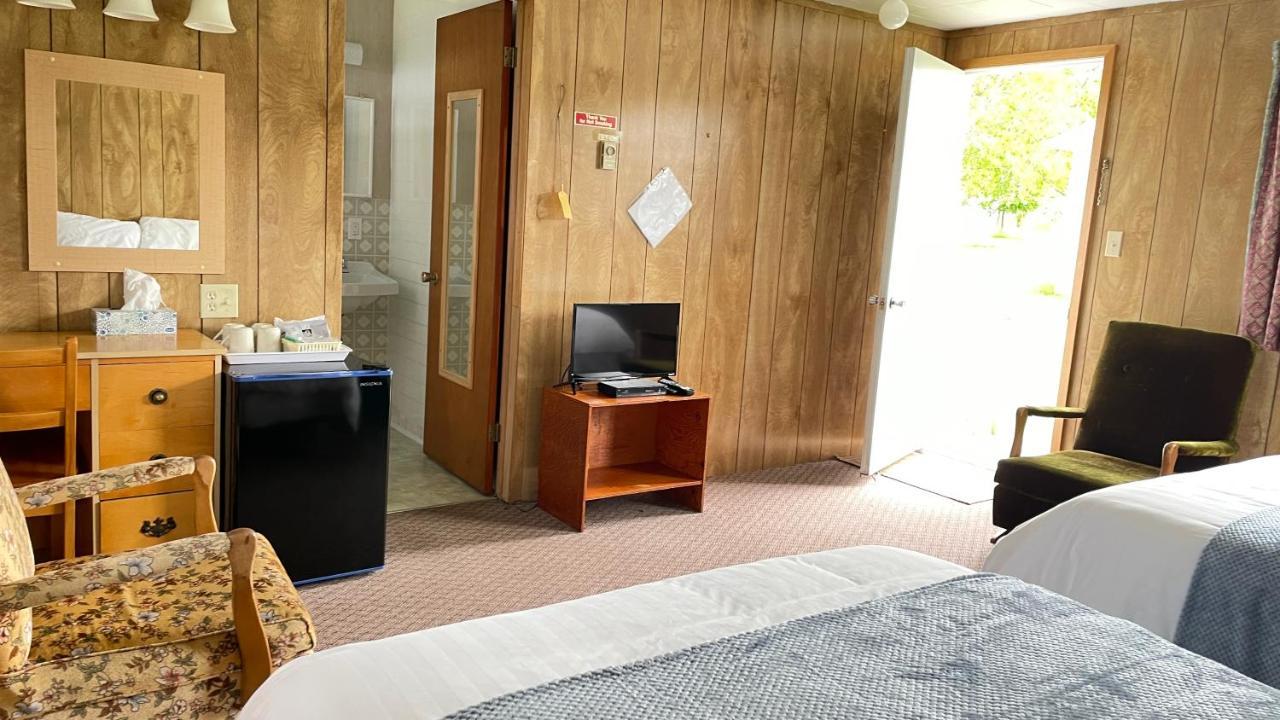 Rachel'S Motel And Cottages Surrey Екстер'єр фото
