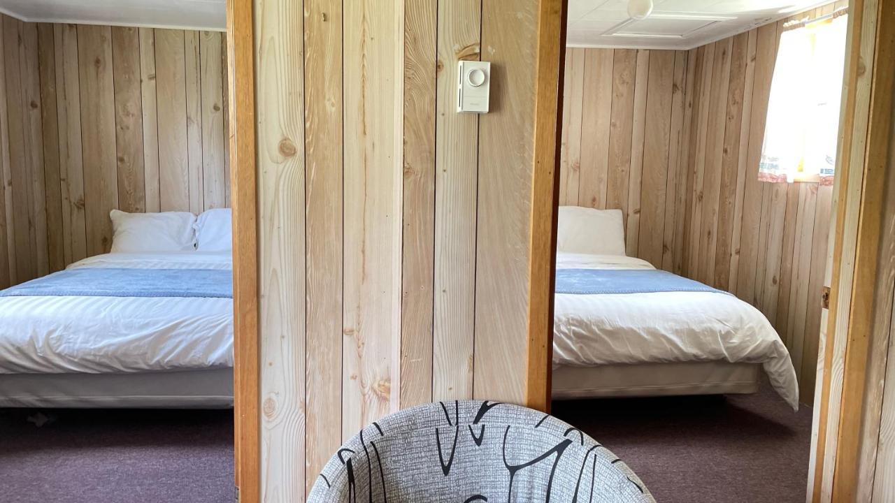Rachel'S Motel And Cottages Surrey Екстер'єр фото