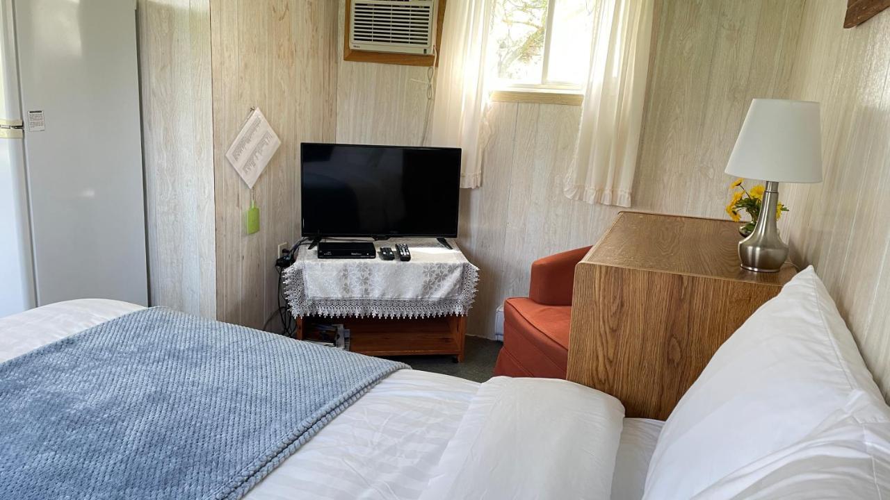 Rachel'S Motel And Cottages Surrey Екстер'єр фото