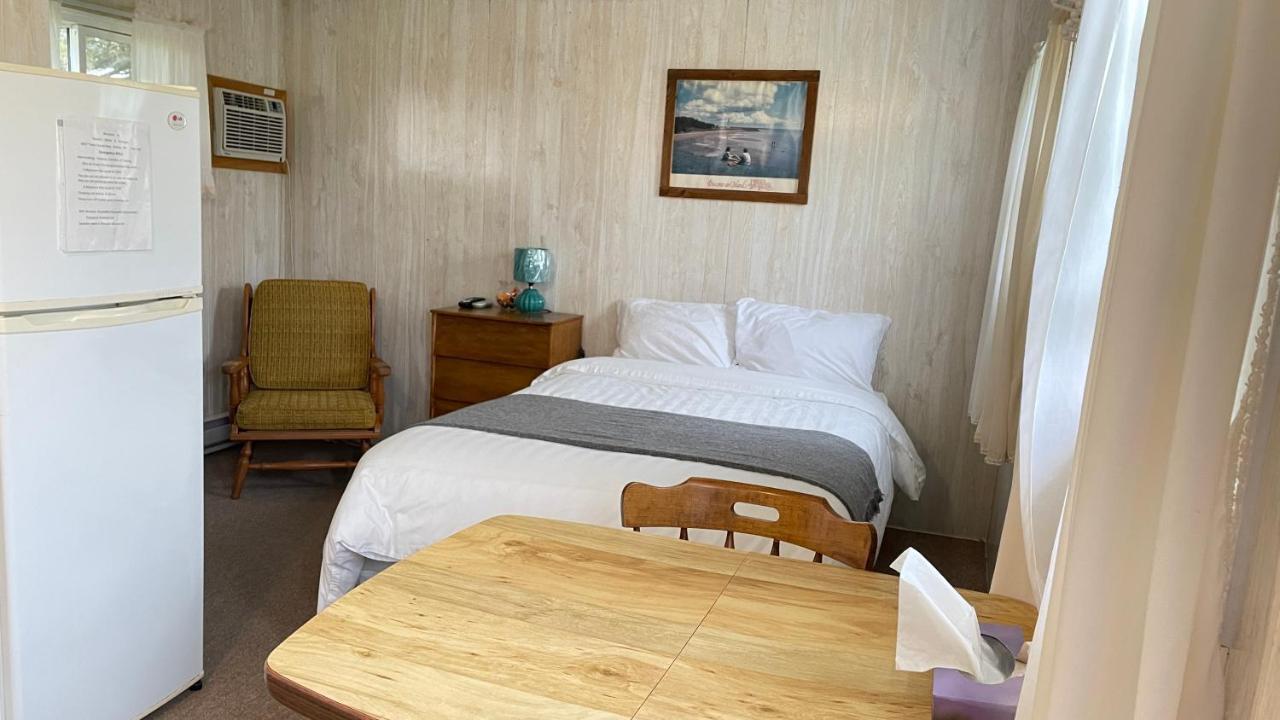 Rachel'S Motel And Cottages Surrey Екстер'єр фото