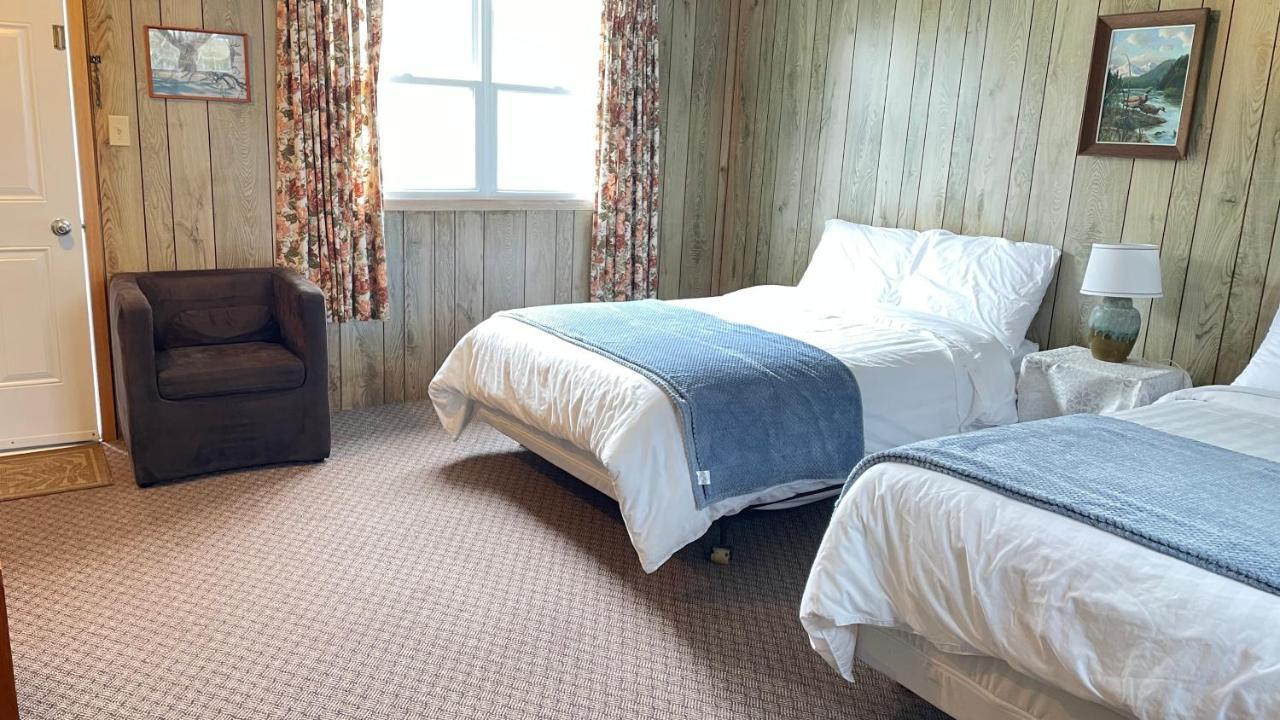 Rachel'S Motel And Cottages Surrey Екстер'єр фото