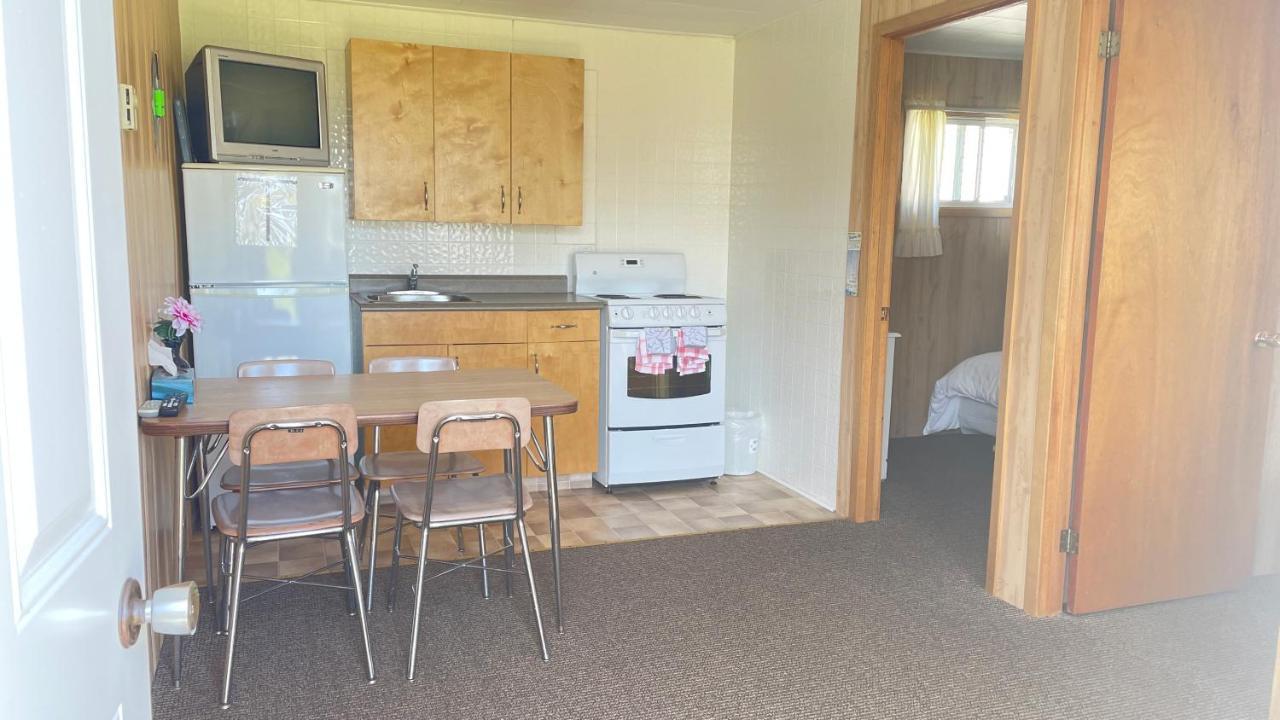 Rachel'S Motel And Cottages Surrey Екстер'єр фото