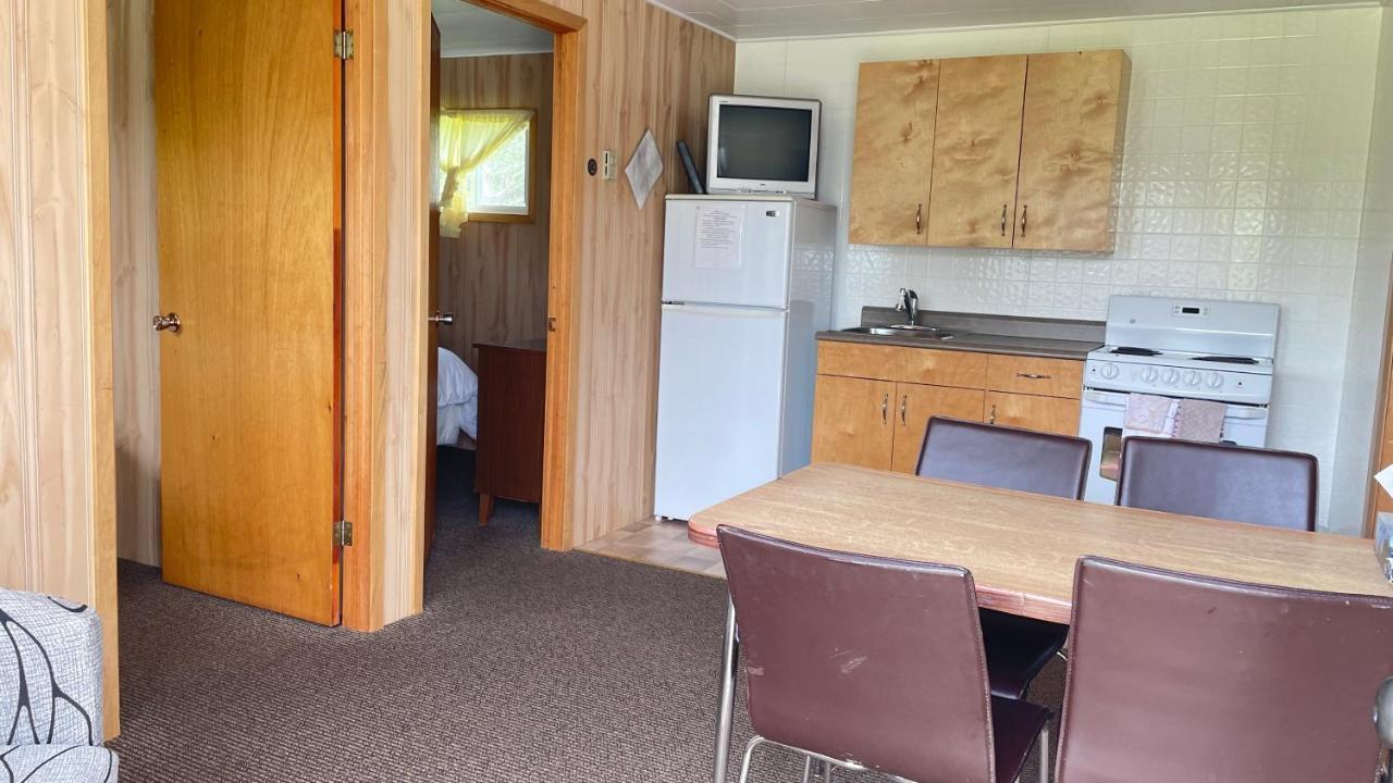 Rachel'S Motel And Cottages Surrey Екстер'єр фото