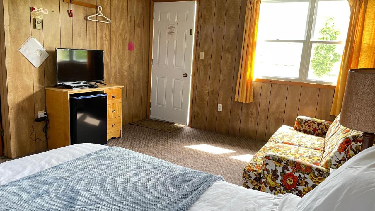 Rachel'S Motel And Cottages Surrey Екстер'єр фото