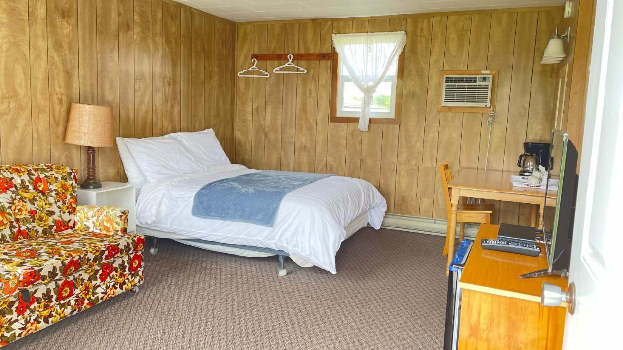 Rachel'S Motel And Cottages Surrey Екстер'єр фото